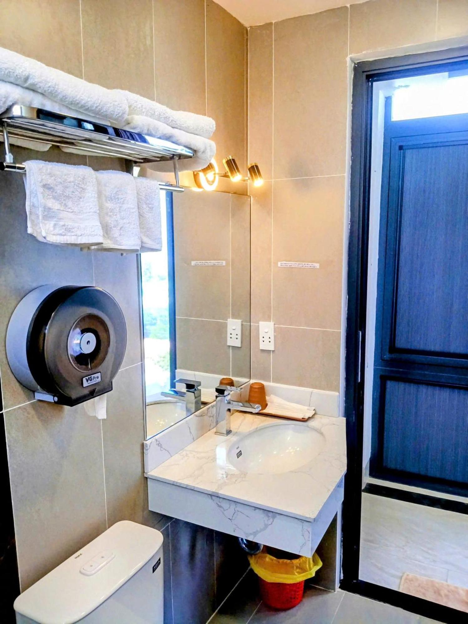 Mia Hotel Вунг Тау Екстериор снимка